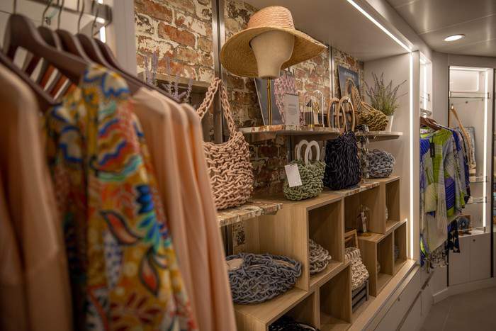 Azamara - The Journey Shop, Credit. Tim Faircloth.jpg